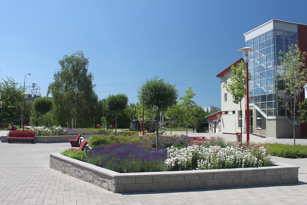Hotel Dominika Bratislava Eksteriør billede