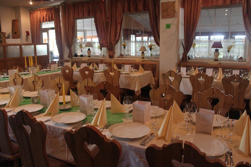 Hotel Dominika Bratislava Eksteriør billede